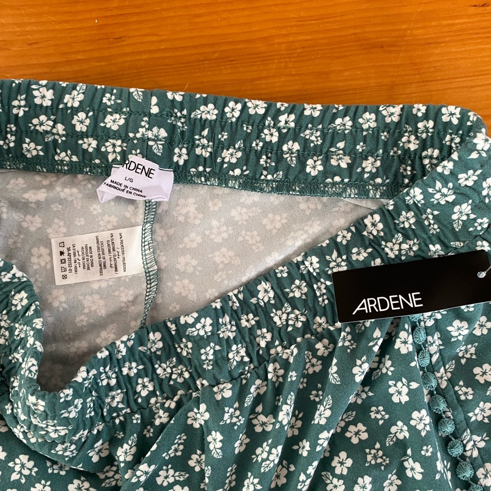 Ardene NWT Shorts - Picture 3 of 3